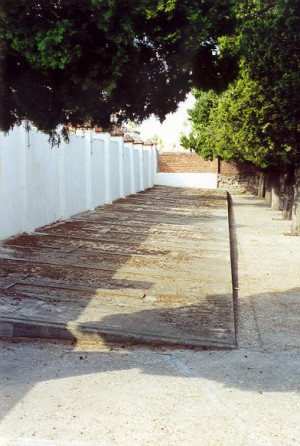 Fosas del cementerio de Aravaca donde están sepultados los beatos mártires.
