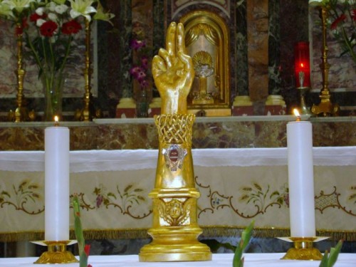 Brazo relicario de San Emigdio. Pennisi, Acireale (Italia).