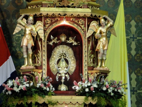 Toma completa de la imagen en su Santuario.
