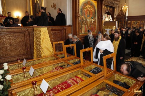 Santos sepultados en el Monasterio Svyatogorsky.