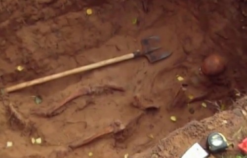 Exhumación de los restos del Santo.