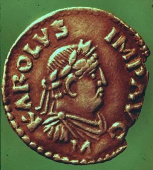 Moneda acuñada en tiempos de Carlomagno.
