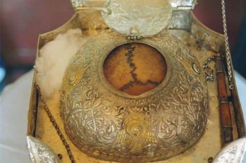 Detalle del cráneo del Santo.