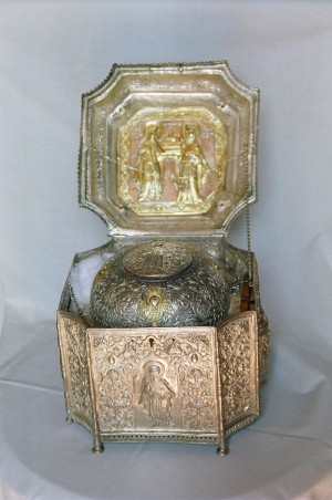 Relicario con el cráneo del Santo.
