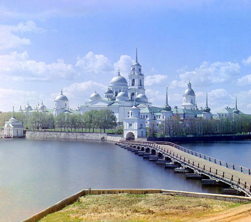 Vista del actual monasterio en la isla de Stolboe.