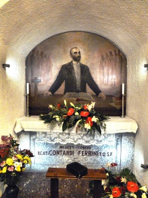 Tumba del beato en la Universidad del Sagrado corazón en Milán.