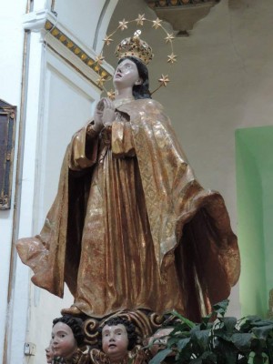Imagen de la Asunción de María, conocida como "Santa María la Redonda", venerada en su templo en la colonia Guerrero en la ciudad de México. Fotografía cortesía de Tacho de Santa María.