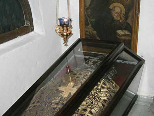 Tumba de san Atanasio el recluso..