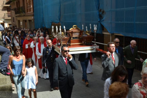 Procesión en Nájera (La Rioja) de las reliquias de los Santos Juan, Ciro y Antígono, mártires de las catacumbas.