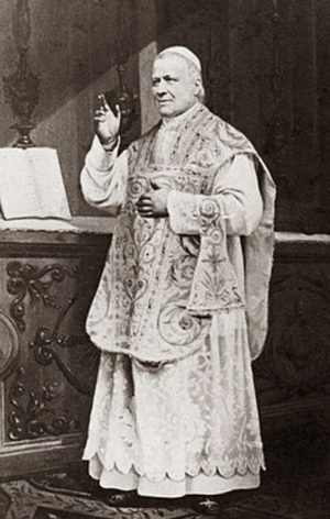 Pío IX celebrando la Santa Misa.