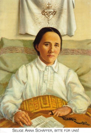 Óleo-retrato de la Santa en su lecho de sufrimiento. La leyenda dice en alemán: "Beata Ana Schäffer, ruega por nosotros".