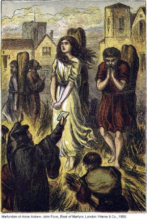 Anne Askew quemada en la hoguera. Grabado coloreado perteneciente al Book of Martyrs de John Foxe (1869).