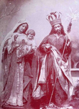 Imágenes de San José y la Virgen del Rosario veneradas en Zapotlán, México. Fotografía de 1909.
