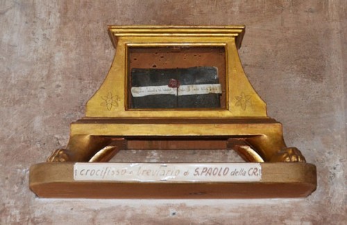 El crucifijo y el breviario del santo en el convento de Soriano nel Cimino.