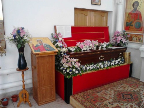 Urna con el cuerpo incorrupto de la Santa. Iglesia de San Vladimir, Volgogrado (Rusia).