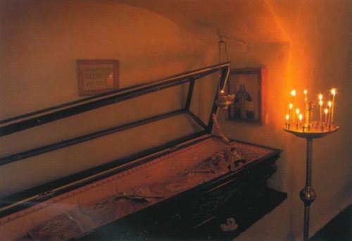 Reliquias de San Vladimir Bogoyavlensky. Monasterio de las Lauras de las Grutas de Kiev, Ucrania.