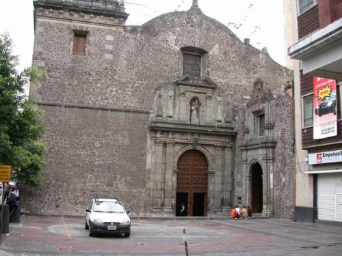 El templo y hospital de Jesús Nazareno y la Limpia Concepción de María en el cual ofreció sus servicios el Venerable después de su conversión.